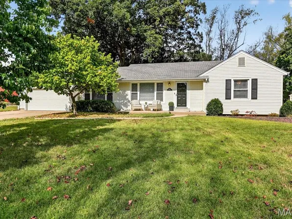 1001 Dovergate Dr, Saint Louis, MO 63122