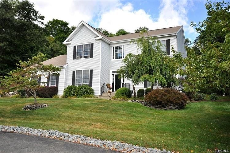1st image of 31 Cedar Dr