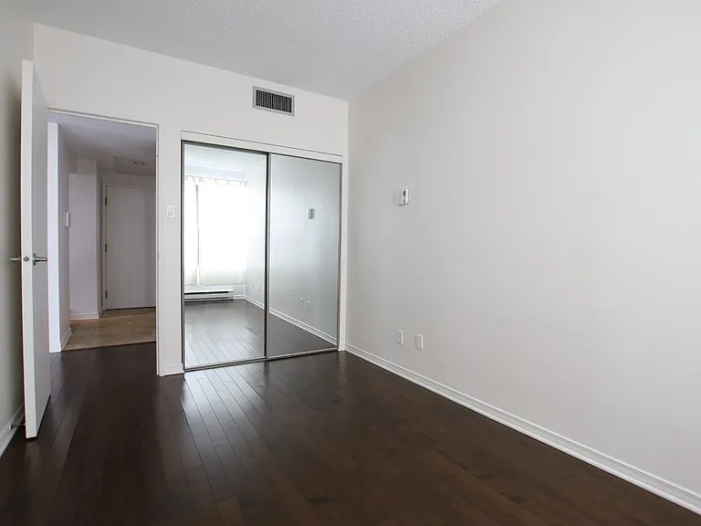 556 Laurier Ave W #1607 — Photo 11