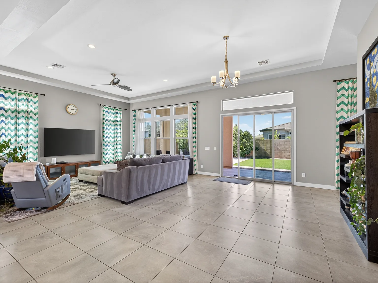 4 bed, 3650 sqft, $3,995 — Photo 4