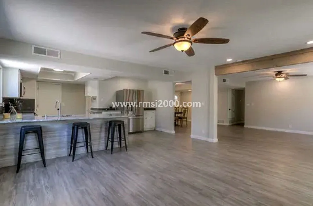 3 bed, 1824 sqft, $2,585 — Photo 4