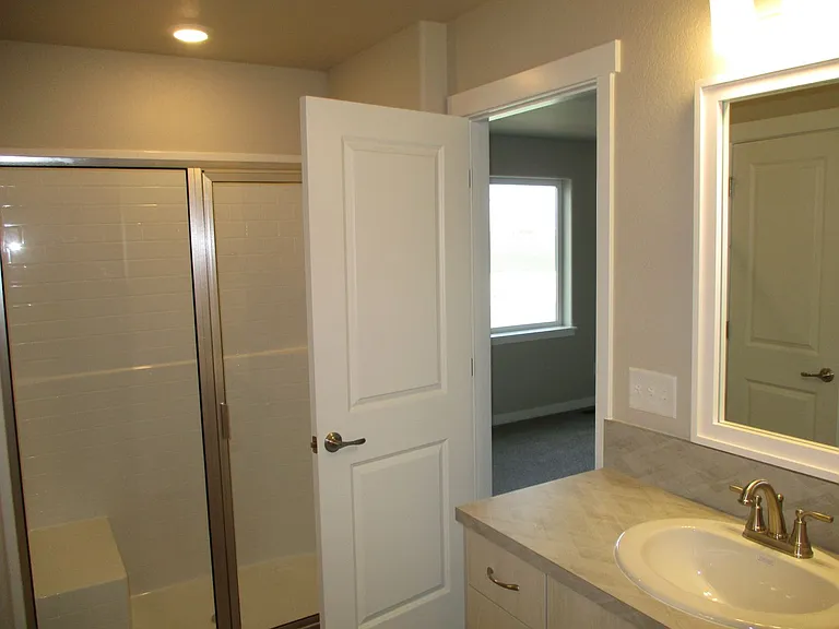 513 Hillsview Dr — Photo 14