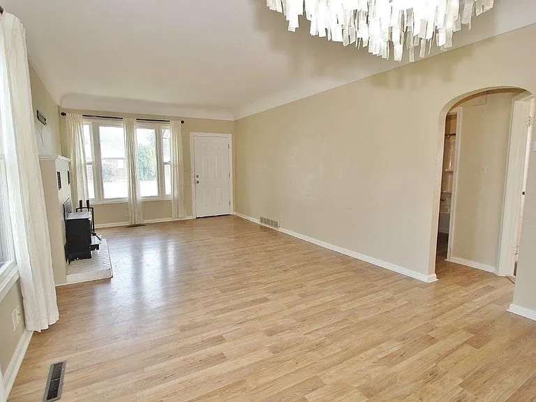 1502 Ellis Ave — Photo 4