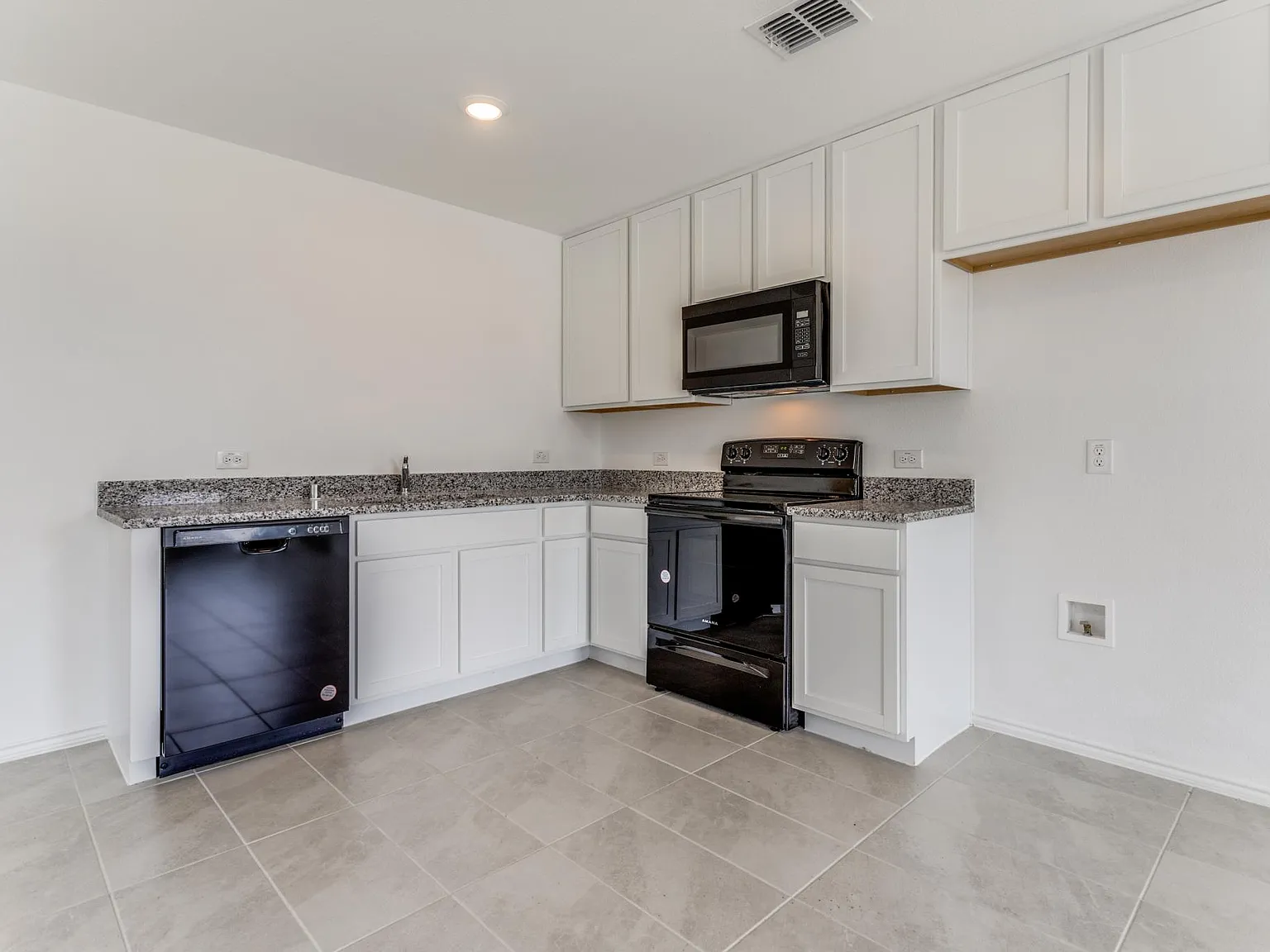 155 Sunflower St — Photo 4