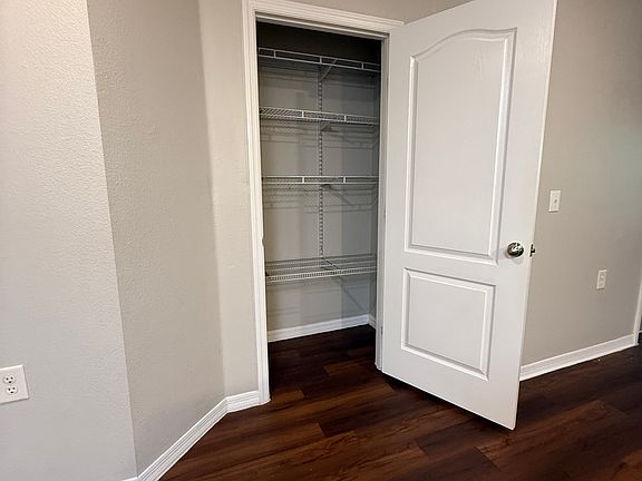 3rd image of 1640 Villa Capri Cir APT 306