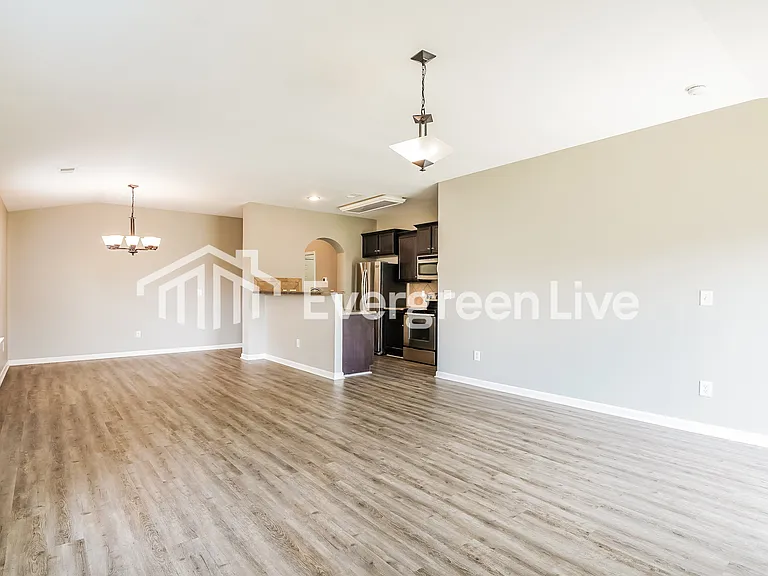 12602 Downing Dr — Photo 4