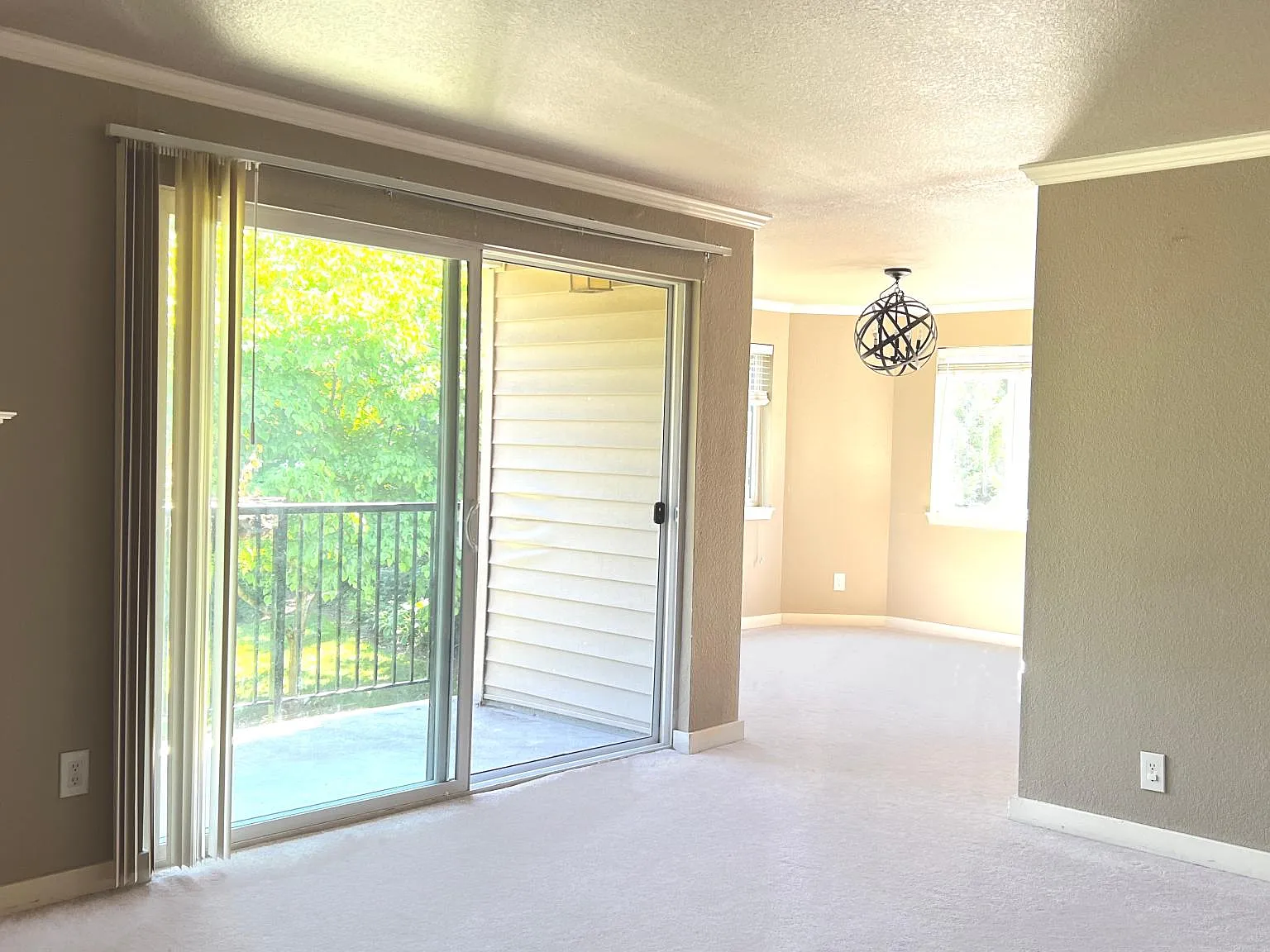 2 bed, 1070 sqft, $2,200 — Photo 1