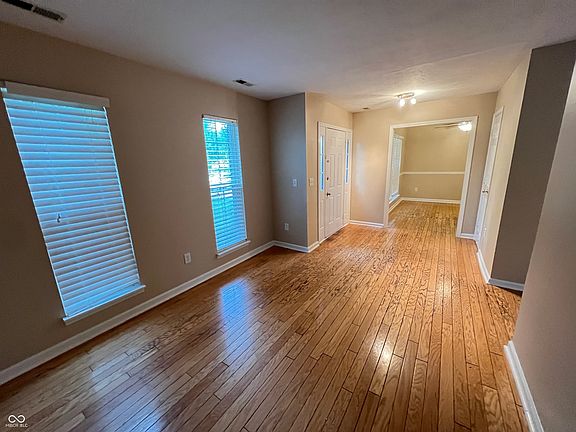 5th image of 10160 Glenn Abbey Ln