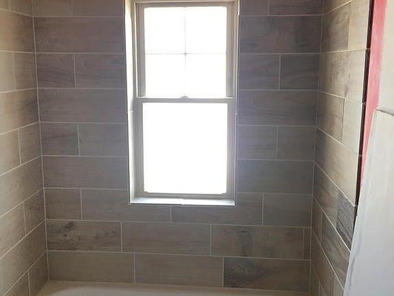 5th image of 1458 E 115th St APT 4