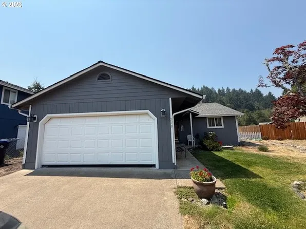 270 SE Wildwood Way, Myrtle Creek, OR 97457