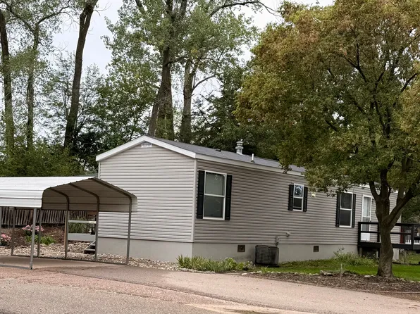 107 Lloyd St, Yankton, SD 57078