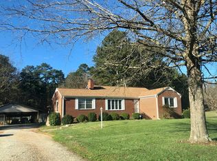 6495 Cleaton Rd, Brodnax, VA 23920