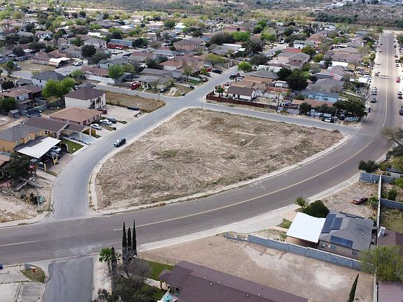 2nd image of 210 Alicante Dr