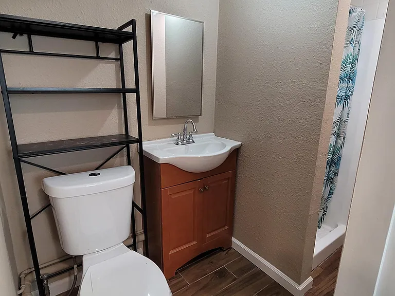 8431 San Carlos Ave #STUDIO — Photo 3
