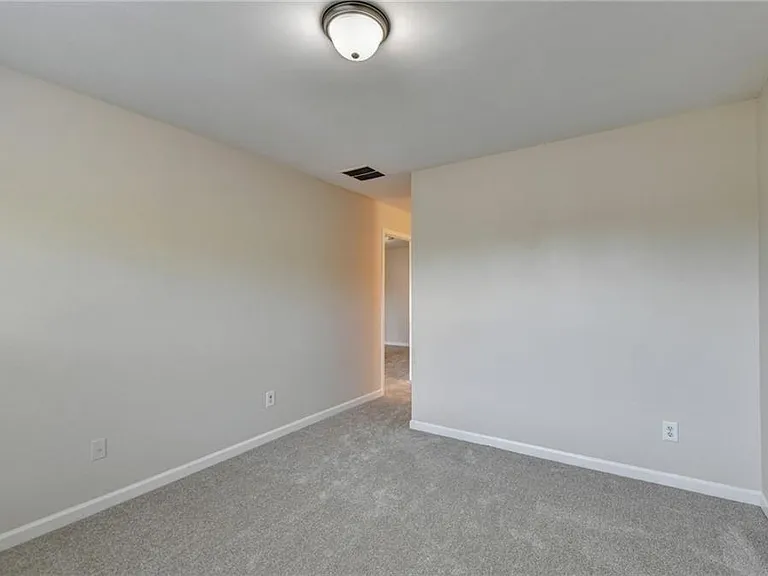 522 Suwanee Oaks Dr — Photo 32