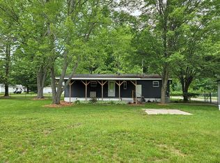 1096 Walnut Rd, Beaverton, MI 48612