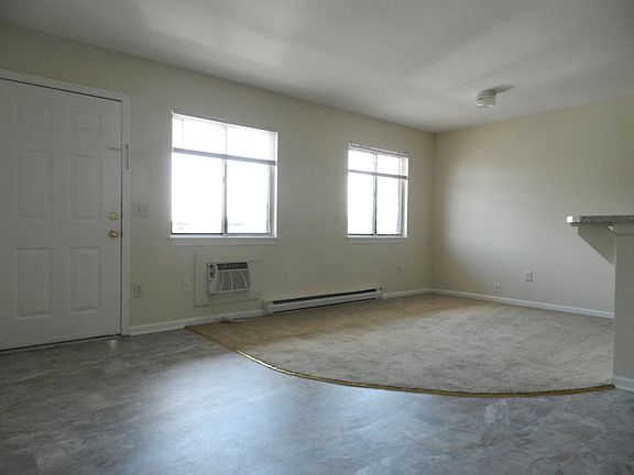 3rd image of 524 Norwood St #H