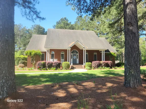 11 Edgewater Dr, Tifton, GA 31793