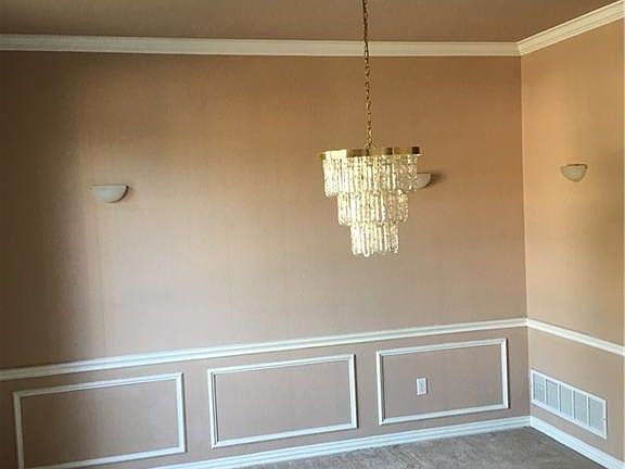 2nd image of 611 Everglade Dr