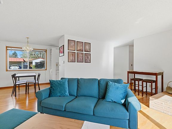 4th image of 2114 SE 148th Pl