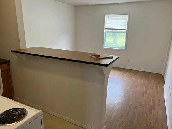 401 N Bottom St, Sparta, IL