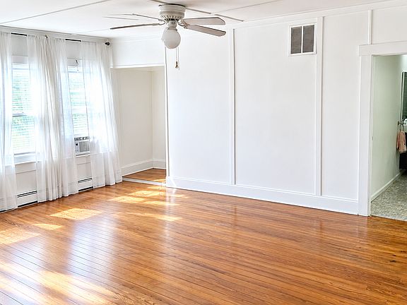 4th image of 520 Main Ave