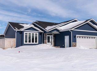 3114 44th Ave S, Grand Forks, ND 58201