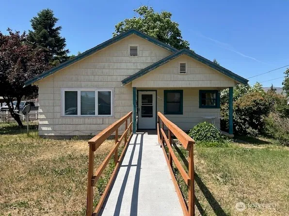 1106 Okanogan Avenue, Wenatchee, WA 98801
