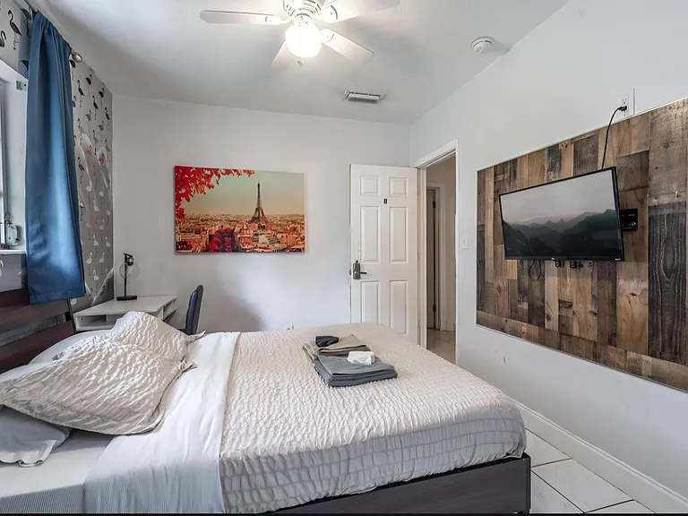 3401 SW 48th Ave — Photo 12