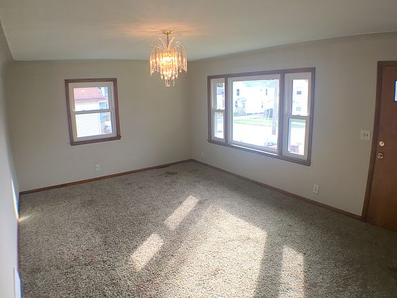 2nd image of 943 4th St NW