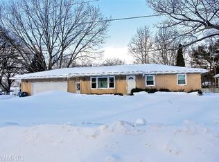 15981 Mercury Dr, Grand Haven, MI 49417