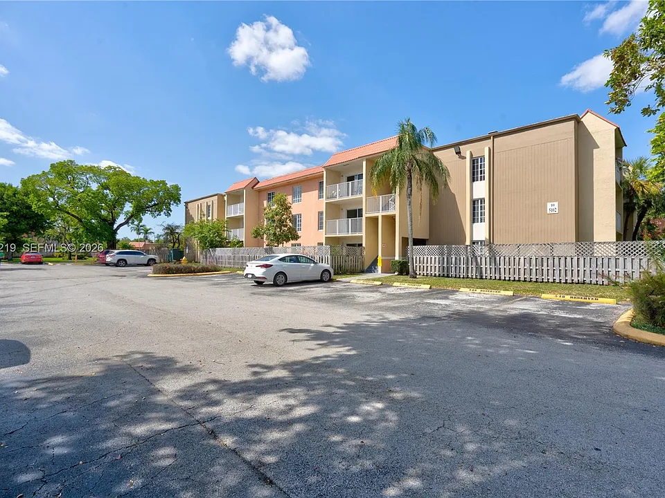 5102 NW 79th Ave #206