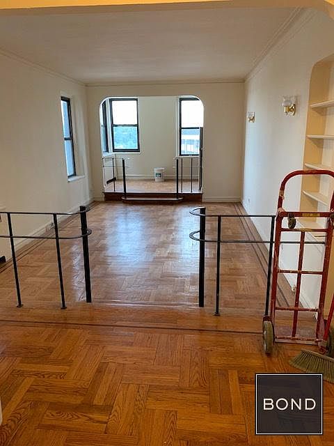 1st image of 30 Park Ter E APT 4A