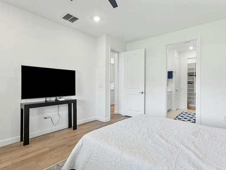 13404 Brotherhood Way — Photo 26