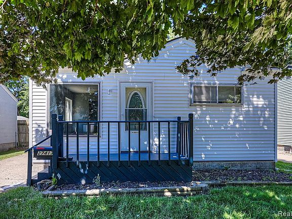 2nd image of 27417 Osmun Ave