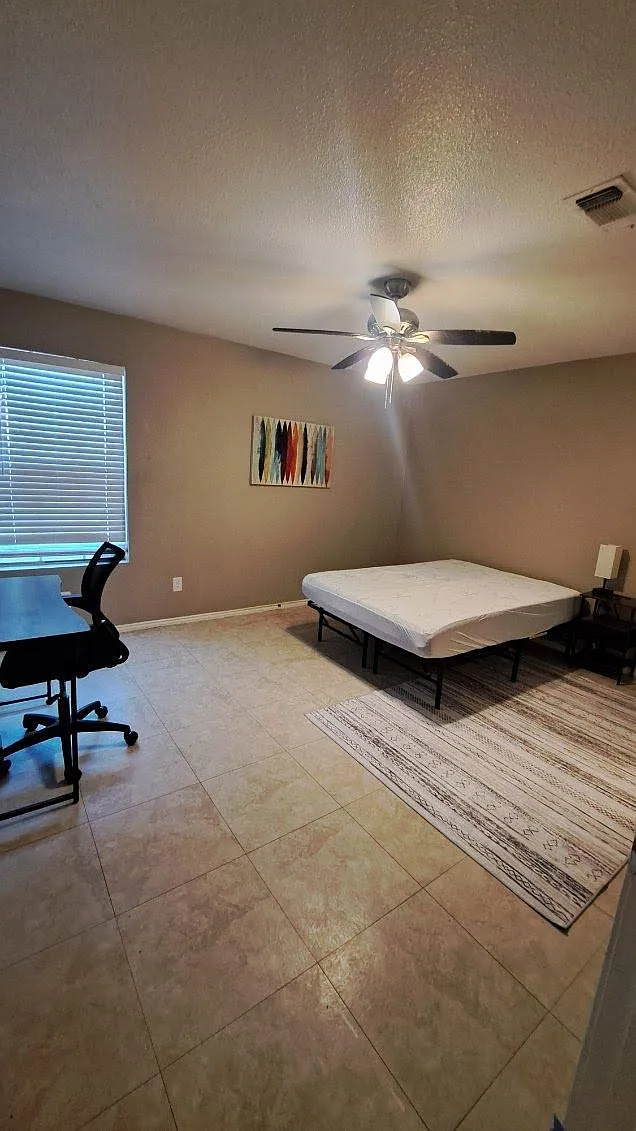 4 bed, 2.0 bath, 1350 sqft, $1,399 — Photo 1