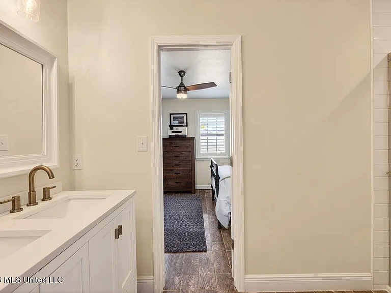 255 E Scenic Dr #G — Photo 31