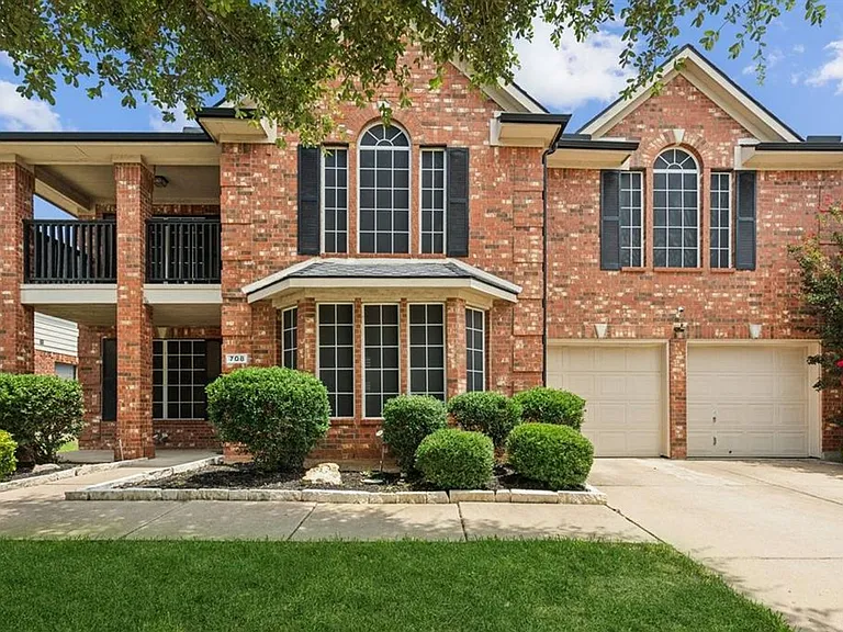 708 San Antonio Trl — Photo 1