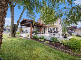 4106 Shoreview Ln, Whitmore Lake, MI