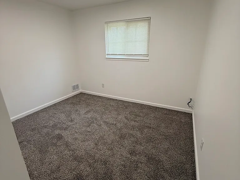 6383 Princess St — Photo 11