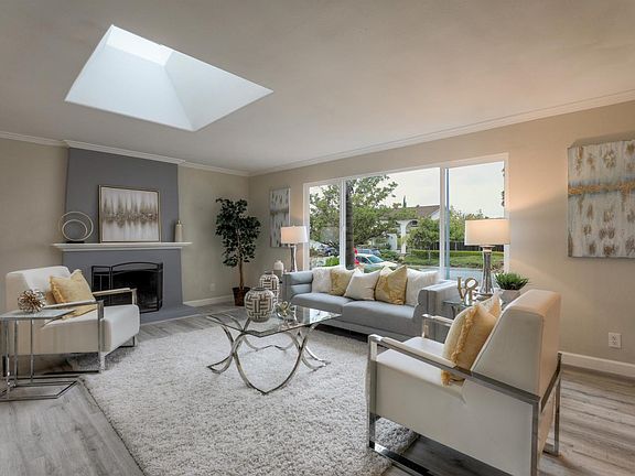 3rd image of 846 Viceroy Way