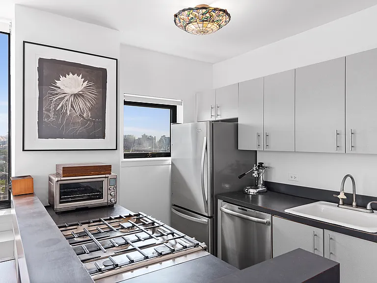 140 Charles St #14C — Photo 4
