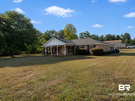 3rd image of 76 Hillcrest Dr