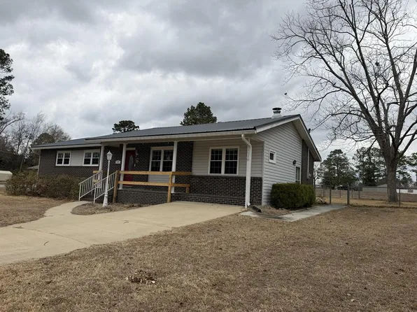 85 E Brewton St, Mc Rae, GA 31055
