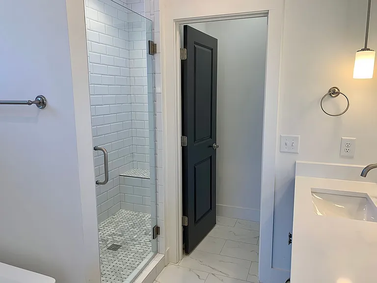 523 Fatherland St #B — Photo 15