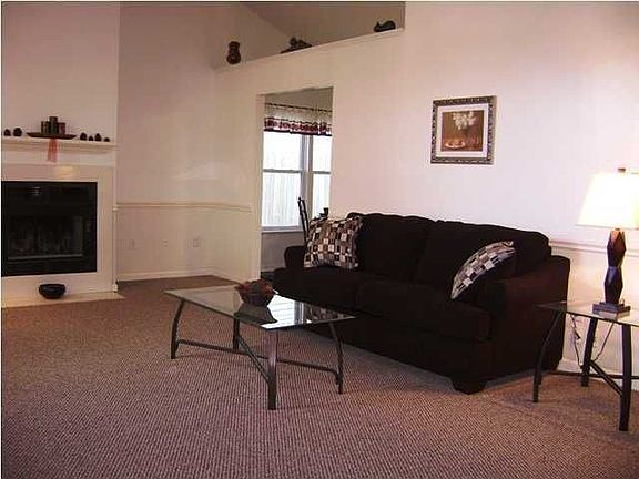 3rd image of 8211 Quail Hollow Ct
