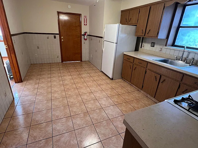 60 Dayton St #1 — Photo 8