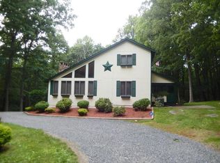 239 Walnut Rd, Acme, PA 15610