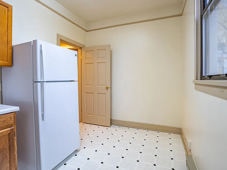 The Duke Apartments — Photo 7