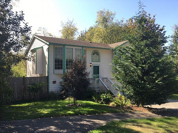 3rd image of 8518 15th St NE